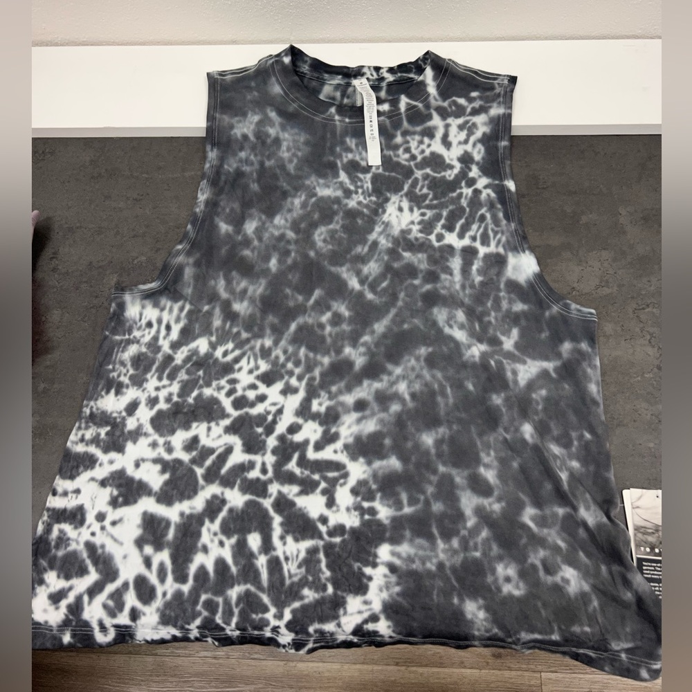 Lululemon - Muscle tank